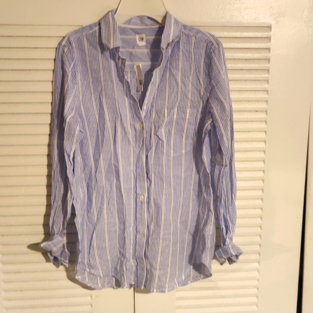 Gap Striped Blue and White Button Down Shirt